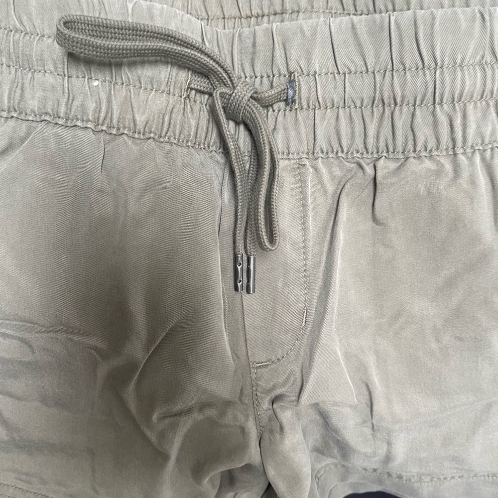 NWT Eddie Bauer Sz 6 shorts. Olive /spring green - Picture 4 of 4